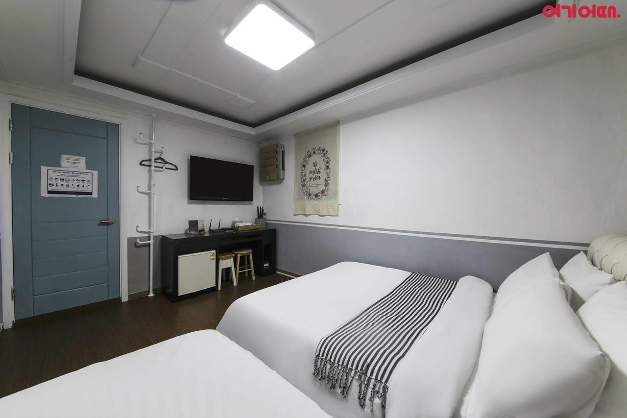 Sinchon Sisters Hostel Seul Exterior foto